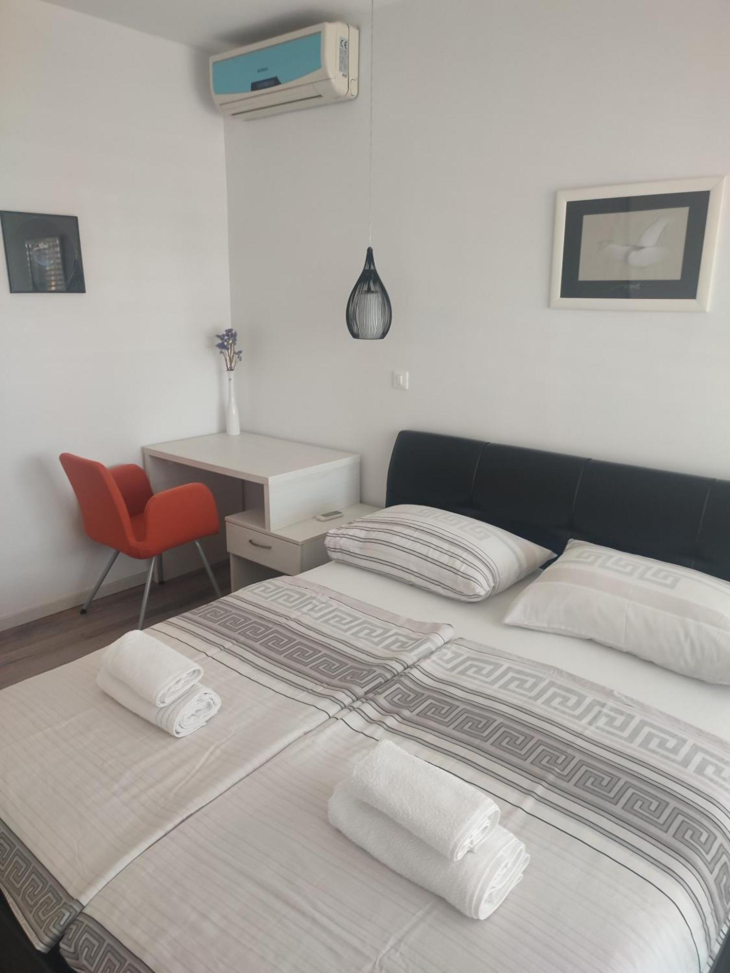 Biuk Apartments Novi Vinodolski Bilik gambar